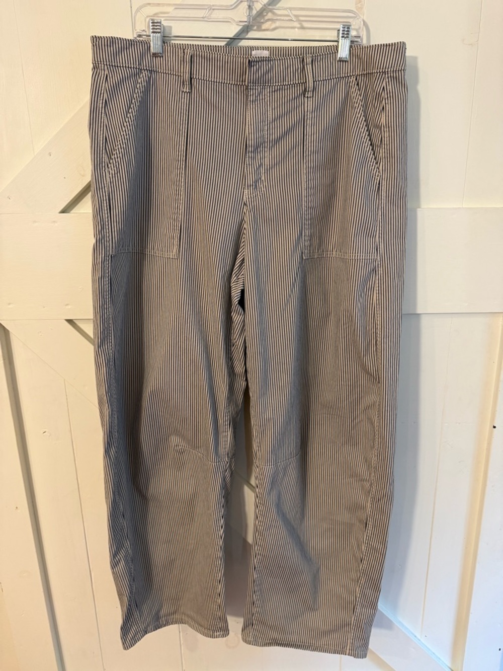 GAP Mid Rise Easy Barrel Khakis Navy Pinstripe Pants Women’s 16 Tall Utility